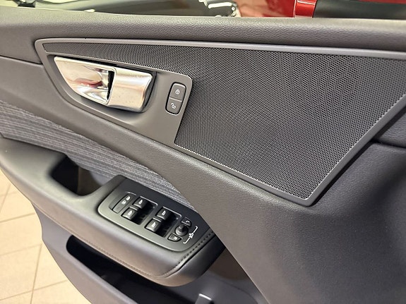 Volvo XC60 4 of 14