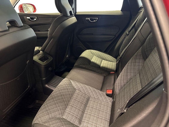 Volvo XC60 7 of 14