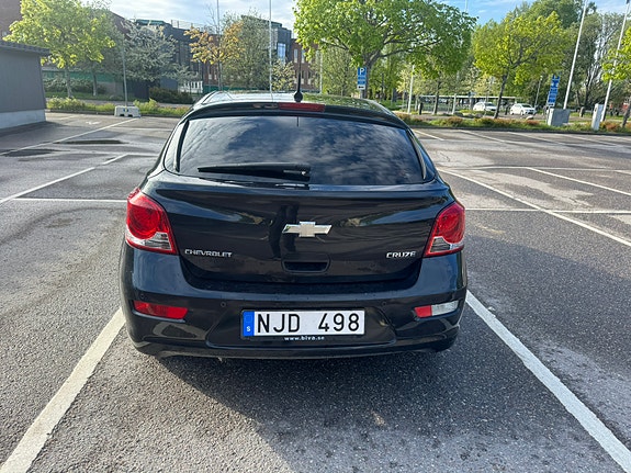 Chevrolet Cruze 4 of 5