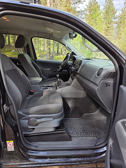 Volkswagen Amarok 3 of 5