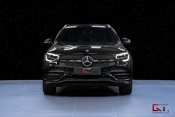 Mercedes-Benz GLC300 e 3 of 5