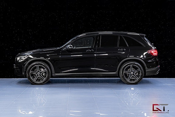 Mercedes-Benz GLC300 e 4 of 5