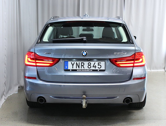 BMW 520d 4 of 5