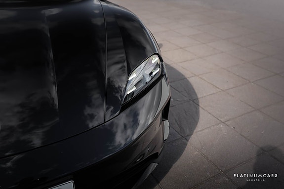 Porsche Taycan 4S 17 of 20