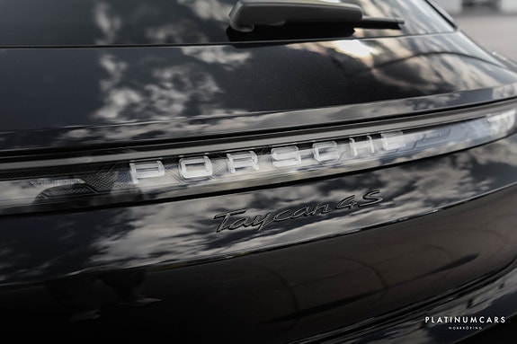 Porsche Taycan 4S 19 of 20