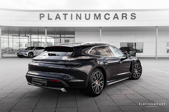 Porsche Taycan Cross Turismo 2 of 5