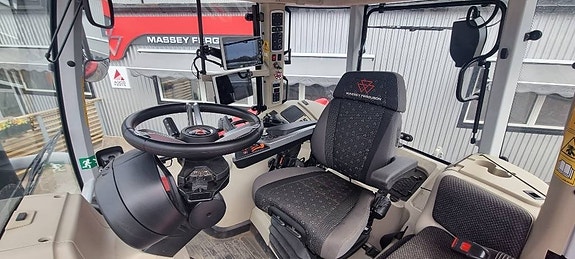 Massey Ferguson 7 S 210 DVT Exclusive 7 of 13