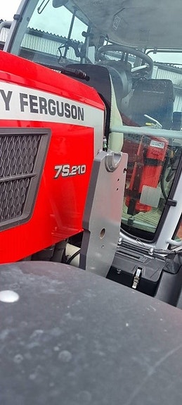 Massey Ferguson 7 S 210 DVT Exclusive 4 of 13
