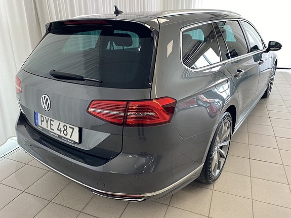 Volkswagen Passat 3 of 5
