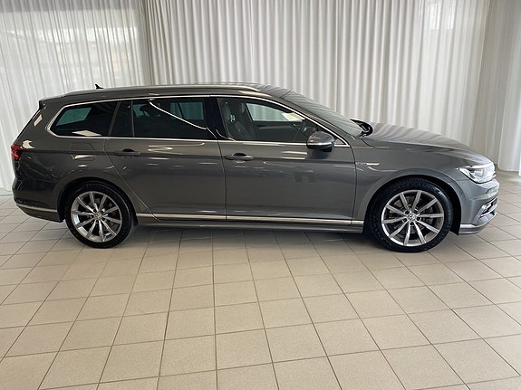Volkswagen Passat 2 of 5