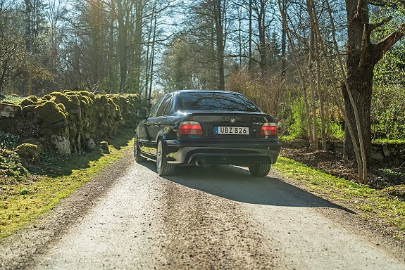 BMW 540i 3 of 5