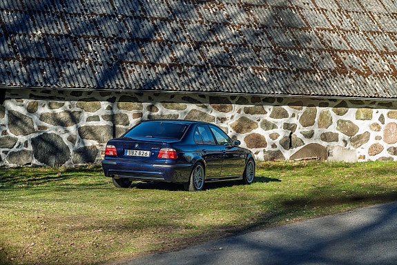 BMW 540i 4 of 5