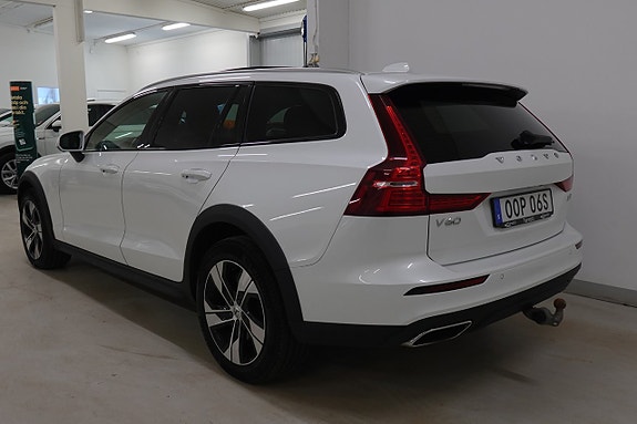 Volvo V60 Cross Country 27 of 30