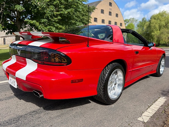 Pontiac Trans Am 4 of 24