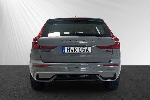 Volvo XC60 2 of 8