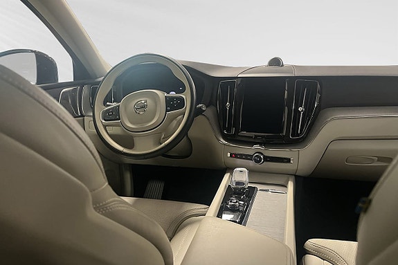 Volvo XC60 5 of 8