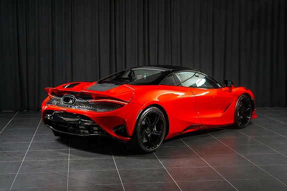 McLaren 750S 3 of 5