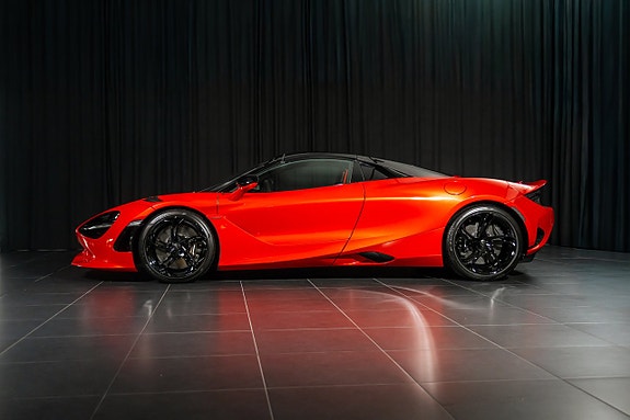 McLaren 750S 4 of 5