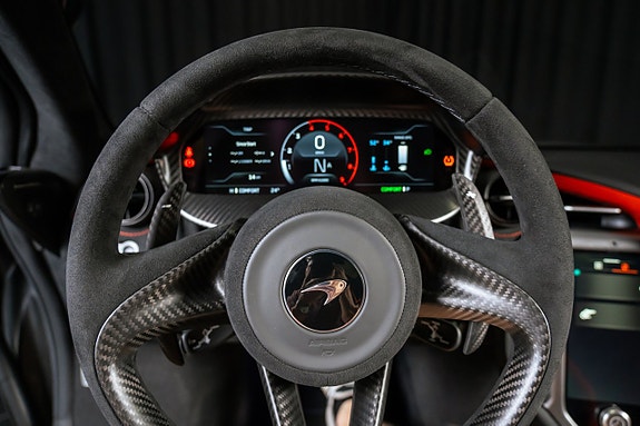 McLaren 750S 13 of 16