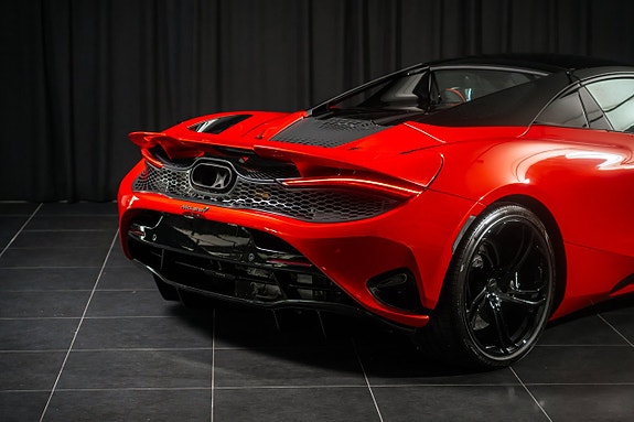 McLaren 750S 8 of 16
