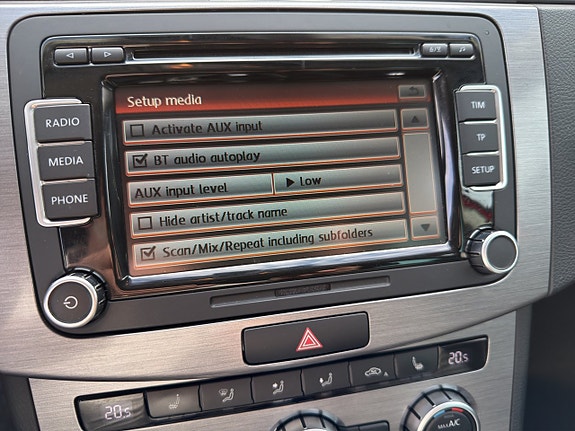 Volkswagen Passat 19 of 20