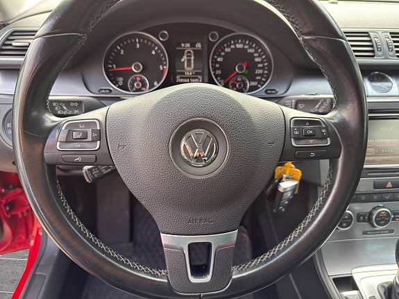 Volkswagen Passat 15 of 20