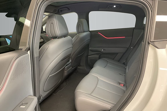 XPeng G6 11 of 13