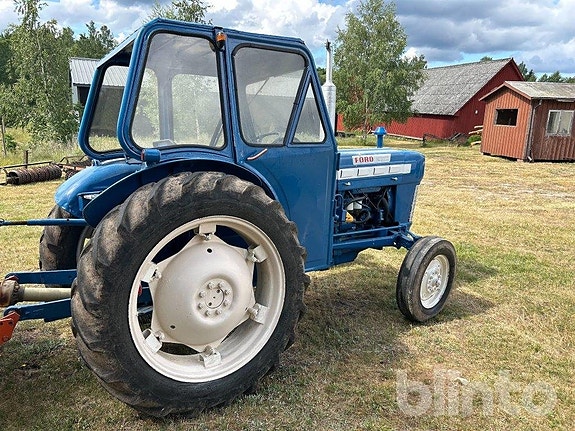 Traktor FORD DEXTA 2000 3 of 6