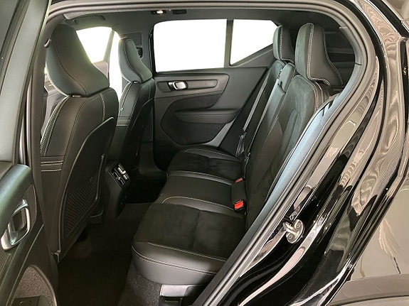 Volvo XC40 7 of 15