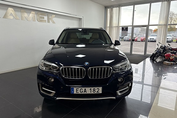 BMW X5 2 of 5