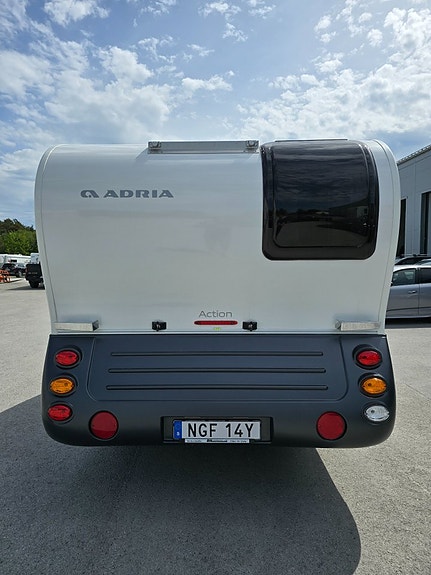 Adria Action 361 LH *Långbäddar *Förtält *Som ny! 4 of 21