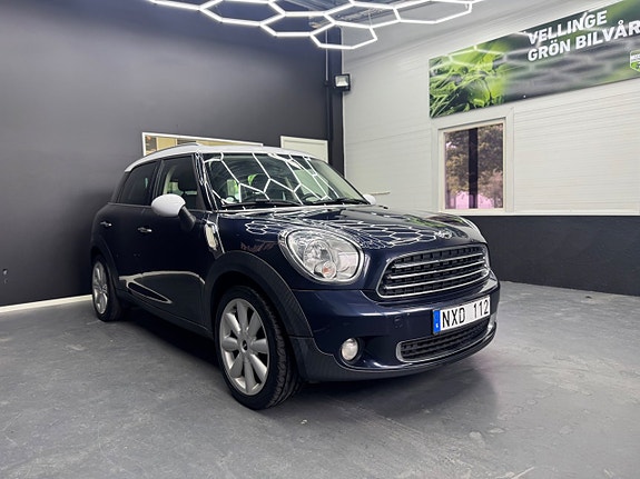 MINI Countryman Cooper D 2 of 5
