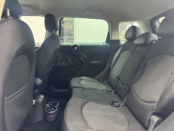 MINI Countryman Cooper D 8 of 14