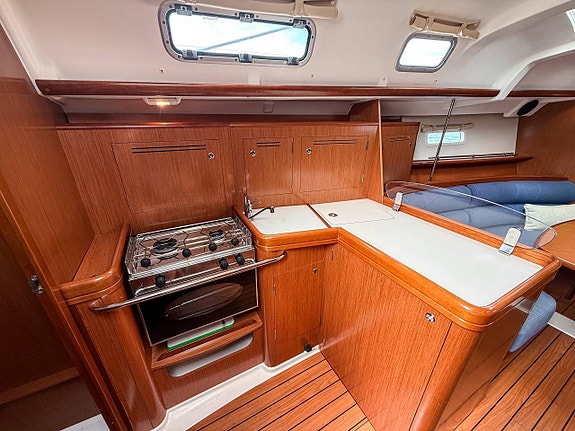Beneteau Oceanis 343 | 2008 8 of 12