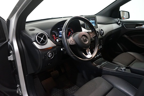 Mercedes-Benz B180 d 8 of 11