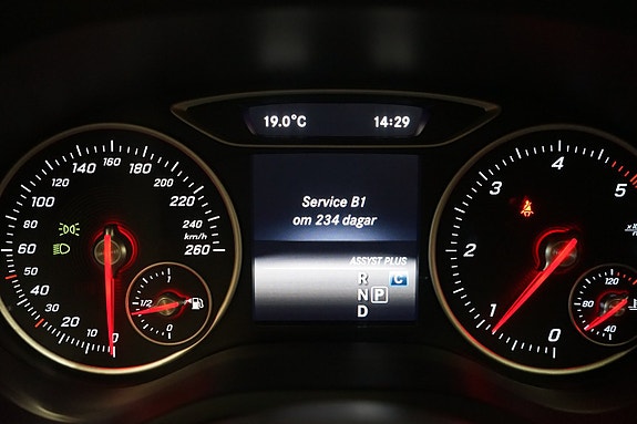 Mercedes-Benz B180 d 7 of 11