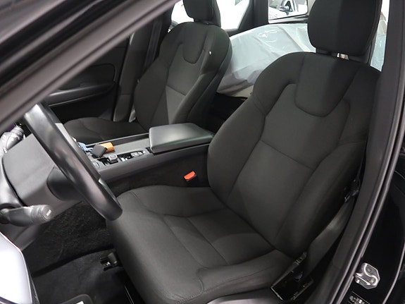 Volvo XC60 19 of 30