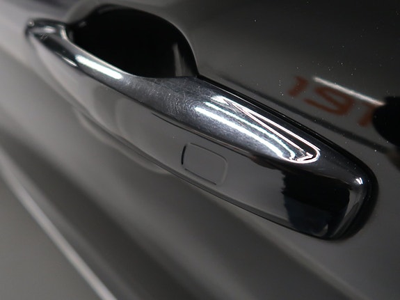 Volvo XC60 17 of 30