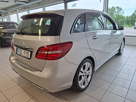 Mercedes-Benz B160 d 4 of 5