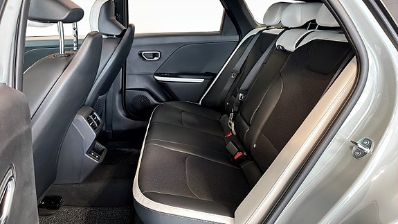 Kia K4 10 of 12