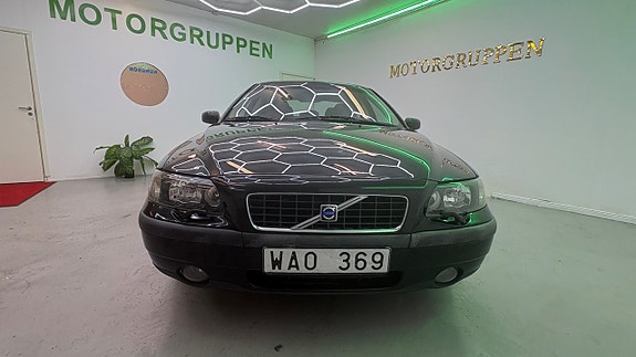 Volvo S60 3 of 5