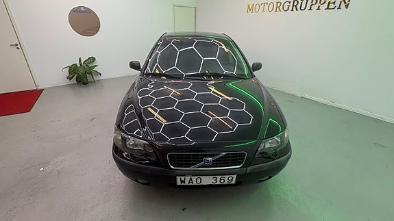 Volvo S60 4 of 5