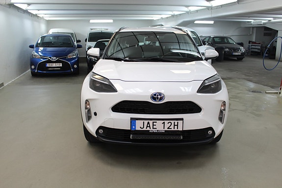 Toyota Yaris Cross 2 of 5