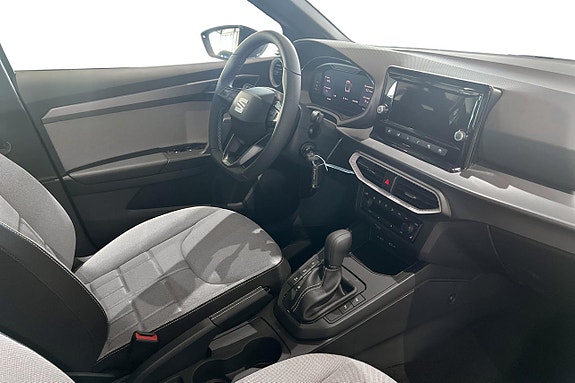 Seat Arona 15 of 24