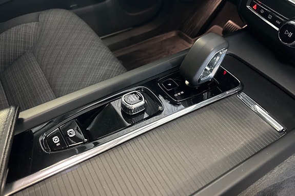 Volvo XC60 16 of 27
