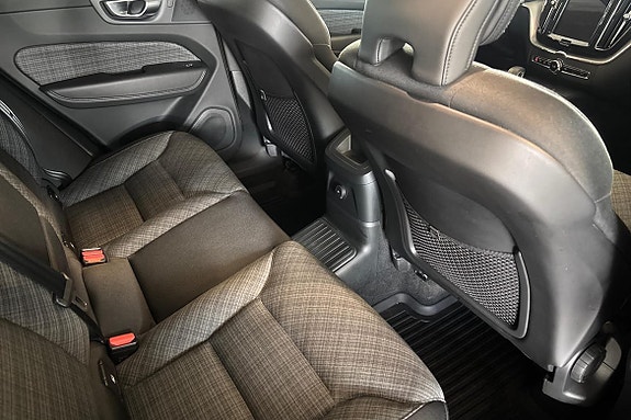 Volvo XC60 11 of 27