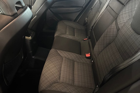 Volvo XC60 12 of 27