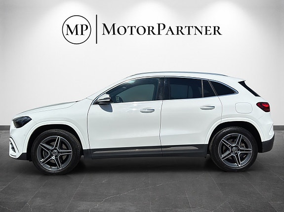 Mercedes-Benz GLA250 e 4 of 18
