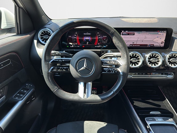 Mercedes-Benz GLA250 e 12 of 18