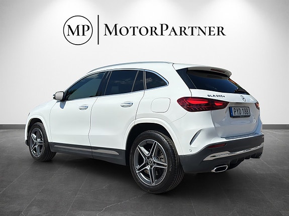 Mercedes-Benz GLA250 e 5 of 18